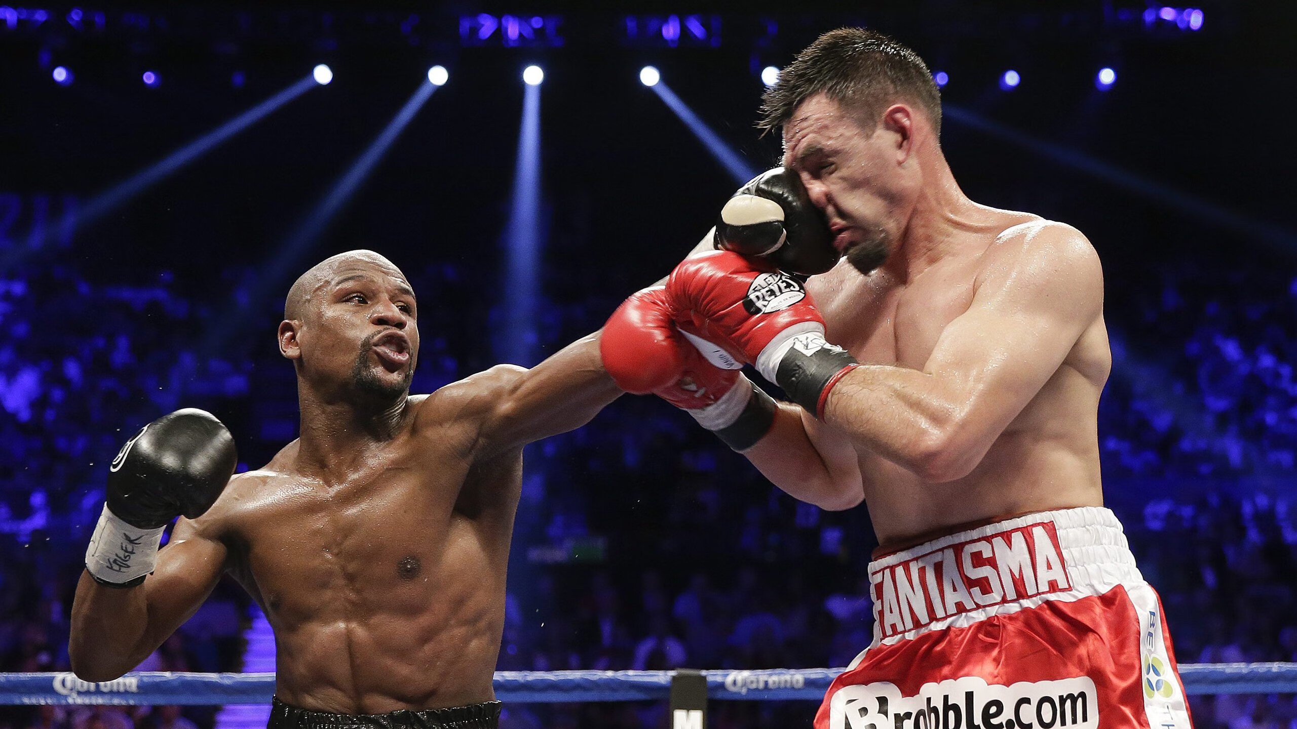 欧冠十六强首回合：巴萨1比1多特 凭借90分钟点球堪堪扳平